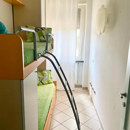 A Due Passi Dal Mare Tatil Evi *
